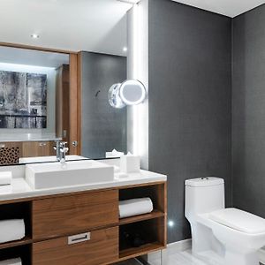 Habitación con Cama King Adaptada para Discapacitados